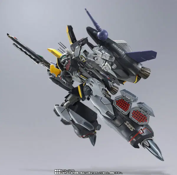 Bandai DX Chogokin Macross - VF-25S Armored Messiah Valkyrie